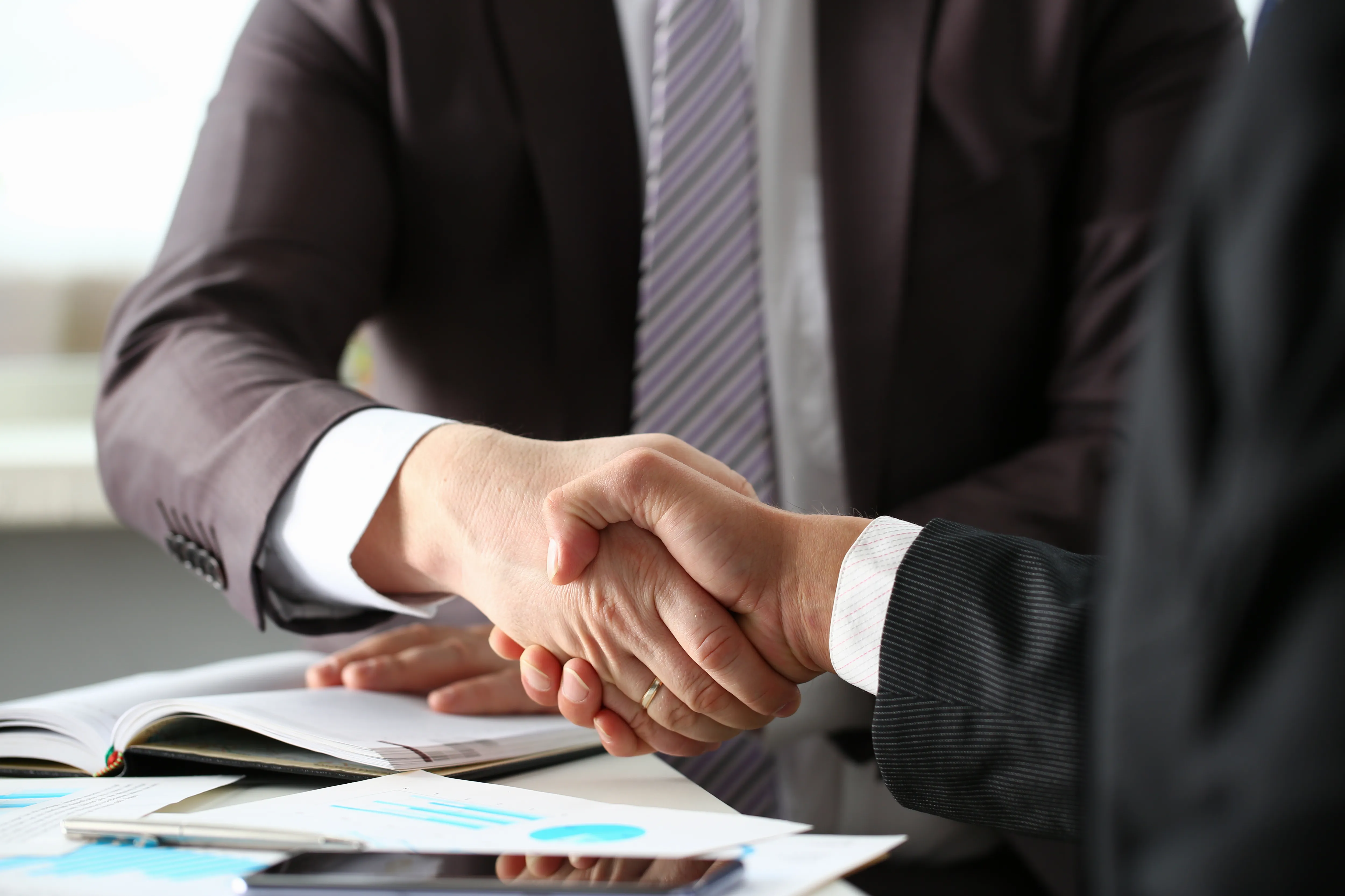 バリュエーションとは?中小M&Aの企業価値算定・3つの手法と実務ポイント — 株式会社日本提携支援